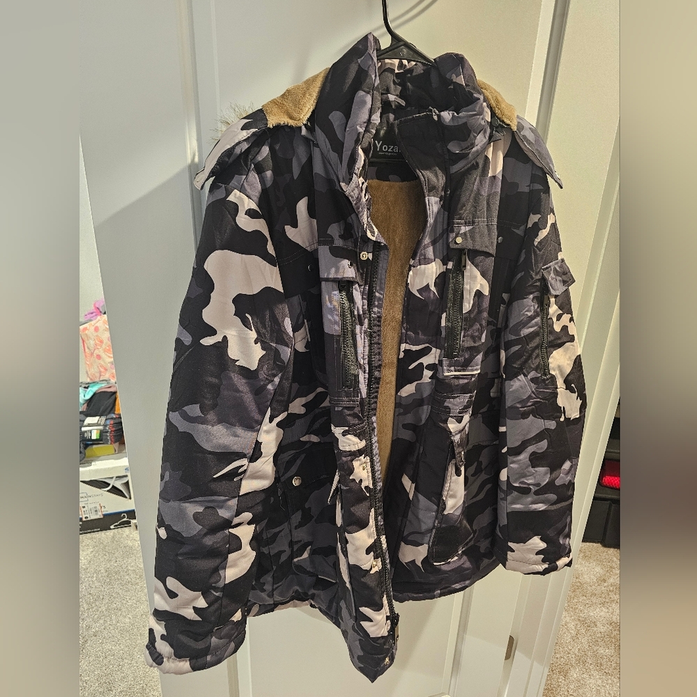 Yozai black artic camo fur hooded winter snowboarding ski jacket coat L
